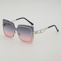 Fashion oversized sunglasses with silver hollow temples and grey pink gradient lenses - UV400 Protection / Silver Frame Grey Pink Gradient