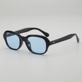 Lunettes de soleil rétro à monture noire, verres bleu clair et accents métalliques - Monture Noire Verres Bleus