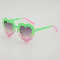 Lunettes de soleil cœur pour enfants avec monture florale dégradée et verres violets - Monture Dégradée Vert à Rose (Verres Gris Double)