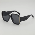 Occhiali da sole squadrati oversize con montatura nera e stanghette ondulate - Montatura Nera Lenti Grigie