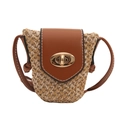 Mini borsa a tracolla in paglia intrecciata con patta in pelle marrone e chiusura oro - Cuoio
