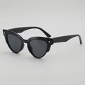 Occhiali da sole cat eye nero lucido con rivetti a stella argentati e lenti scure - Montatura Nera Lenti Grigie