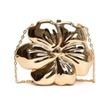 Elegante goldene Handtasche in Blumenform mit glänzender Metalloberfläche - Khaki
