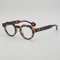 Occhiali da sole retrò con montatura spessa tartarugata e silhouette geometrica unica - B04 Z-3 / Montatura Tartarugata Lente Trasparente