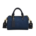 Borsa Boston in denim blu scuro con finiture in pelle nera e tracolla borchiata - Blu