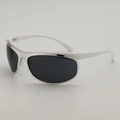 Lunettes de soleil Y2K blanches pour femmes avec bordure argentée et verres gris foncé - Monture Blanc Argent Verres Gris