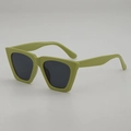 Olivgrüne quadratische Sonnenbrille mit dunklen UV-Schutzgläsern im Retro-Stil - Grüner Rahmen Graue Gläser