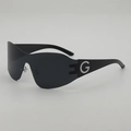 Zwarte Y2K wrap-around zonnebril met metallic G-logo en zilveren glazen - UV400 Bescherming / Zwart Frame Grijze Lenzen