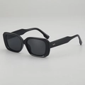Lunettes de soleil rétro à monture carrée noire brillante avec verres gris teintés - Monture Noire Verres Gris