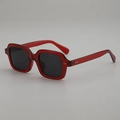 Lunettes de soleil carrées rouge foncé surdimensionnées au style vintage tendance - Monture rouge transparente verres gris