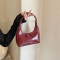 Minimalistische wijnrode laks lederen halve maan handtas met glanzende afwerking - Zonder Hanger / Rood