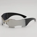 Futuristische Punk-Sonnenbrille mit silbernen Spiegelgläsern und Bat-Wing-Metalldetail - Einheitsgröße / Silber verspiegelt