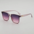 Occhiali da sole quadrati rosa trasparente con lenti sfumate viola e dettagli dorati - Montura Rosa Lenti Sfumate Viola Rosa