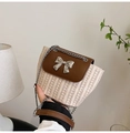 Mini borsa a catena intrecciata con finiture in pelle marrone e fiocco in metallo argento - Marrone