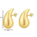 Detailansicht der goldenen Tropfenohrringe mit Maßen 25mm x 15mm und Glanzfinish - Wassertropfen Gold Klein (25x15mm)