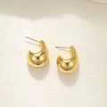 Schicke goldene Tropfenohrringe mit polierter Oberfläche und minimalistischem C-Design - Gold U-Form Wassertropfen
