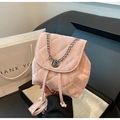 Schicker rosa gesteppter Mini-Rucksack mit silberner Kette und Marmortextur - Rosa