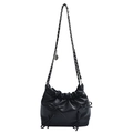 Schicke schwarze Beuteltasche mit Falten, Leder-Schleifen und gewebter silberner Kette - Schwarz