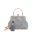 Elegante hellblaue Abendtasche mit Goldstickerei, Metallgriff und Quaste - Hellblaues Blumenstickerei (1)