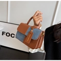 Borsa a mano bicolore in pelle marrone e denim blu con chiusura dorata chic - Grande / Marrone
