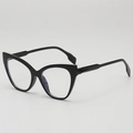 Klassieke zwarte cat-eye brilmonturen voor dames getoond vanuit een hoek van 45 graden - Glanzend zwart frame