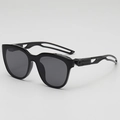 Gafas de sol deportivas para niños negras con patillas huecas y lentes gris oscuro - Montura Negra Patilla Negra