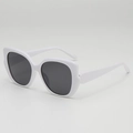Retro oversized cat-eye zonnebril met glanzend wit montuur en donkergrijze glazen - Wit Frame Grijze Lenzen