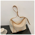 Elegante borsa hobo in tela beige con finiture in pelle marrone e tracolla regolabile - Cachi