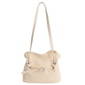 Schicke beige Falten-Leder-Schultertasche mit verstellbarem Metallschnallen-Riemen - Weiß