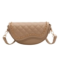 Gesteppte khakifarbene Satteltasche mit Goldkette und verstellbarem Umhängeriemen - Khaki