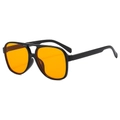 Retro oversized zwarte pilotenzonnebril met oranje getinte glazen in een zijaanzicht van 45 graden - Zwart Frame Oranje Lenzen
