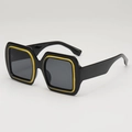 Occhiali da sole quadrati oversize neri con eleganti strisce gialle a contrasto - Montatura Nero Giallo Lente Grigia