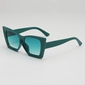 Occhiali da sole quadrati verde scuro con lenti sfumate blu per una protezione alla moda - Montatura Verde / Lenti Verdi