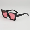 Occhiali da sole geometrici neri classici con lenti rosa trasparenti per lo stile - Montatura nera lenti rosse