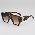 Chic oversized square tortoise shell sunglasses with gradient brown lenses and gold logo - Tortoise / Gradient Tea Lens