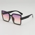Lunettes de soleil carrées oversize avec verres dégradés violets et monture noire embossée - B03 Z-2 / Monture Noire Verre Dégradé Coucher de Soleil