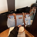 Borsa a tracolla in denim vintage con finiture in pelle marrone e ciondolo a stella - Senza Ciondolo / Marrone