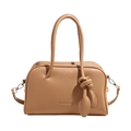 Piccola borsa quadrata marrone chiaro in pelle martellata con manici e tracolla rimovibile - Cachi