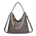 Borsa a spalla vintage grigio scuro da donna con tasche frontali e ciondolo con nappa - Grigio