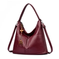 Sac hobo bordeaux en similicuir grainé avec pompons décoratifs en perles de bois - Bordeaux