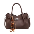 Sac à main marron en similicuir avec fermoir rotatif argenté et breloque en perles de bois - Café sans Pendentif