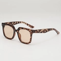 Retro square oversized tortoiseshell sunglasses with brown lenses and silver rivets - Tortoise Shell Frame