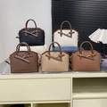 Große Retro-Handtaschen aus Leder in Schwarz Creme und Braun für Damen zum Umhängen - Braun