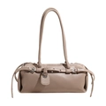 Borsa a spalla taupe in pelle martellata con fibbie argentate decorative e cinturini - Cachi