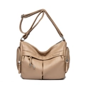Elegante borsa a tracolla in ecopelle kaki con cerniere laterali e nappa decorativa - Cachi