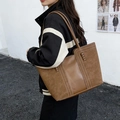 Bolso tote de cuero marrón con costuras blancas y detalles tejidos vintage para mujer - Marrón