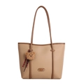 Beigefarbene Tote Bag aus Kunstleder mit Lychee-Struktur und braunem Bärenanhänger - Lychee-Muster-Einkaufstasche mit Bärenanhänger / Khaki