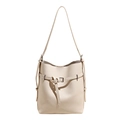 Minimalistische beige Beuteltasche aus Leder mit verstellbarem Gurt und Metallschnalle - Weiß