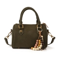 Borsa a cilindro scamosciata verde oliva con nappina in perle di legno colorate - Verde