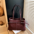 Vintage bordeauxroter Wildleder-Shopper mit Kontrastnaht und Metall-Schnalle - Burgunderrot